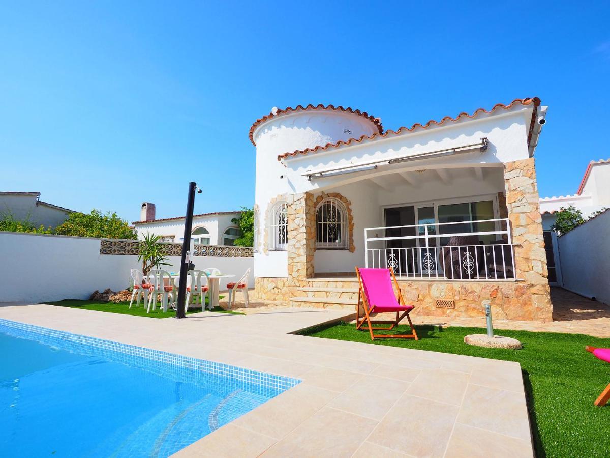 Holiday Home Alberes Empuriabrava Eksteriør billede