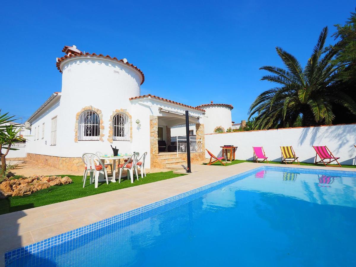 Holiday Home Alberes Empuriabrava Eksteriør billede