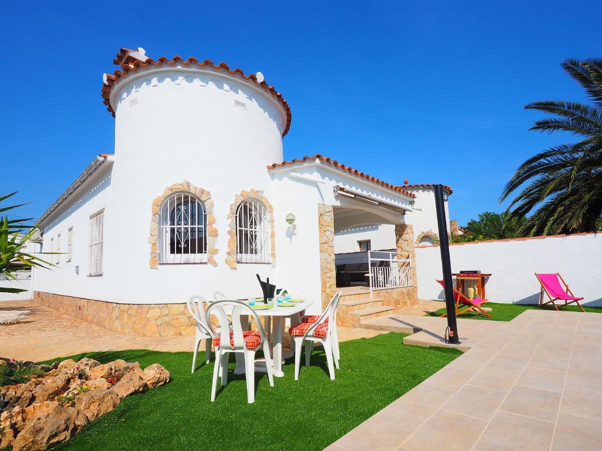 Holiday Home Alberes Empuriabrava Eksteriør billede