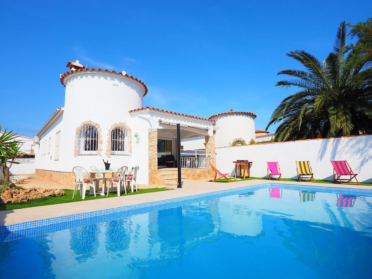 Holiday Home Alberes Empuriabrava Eksteriør billede